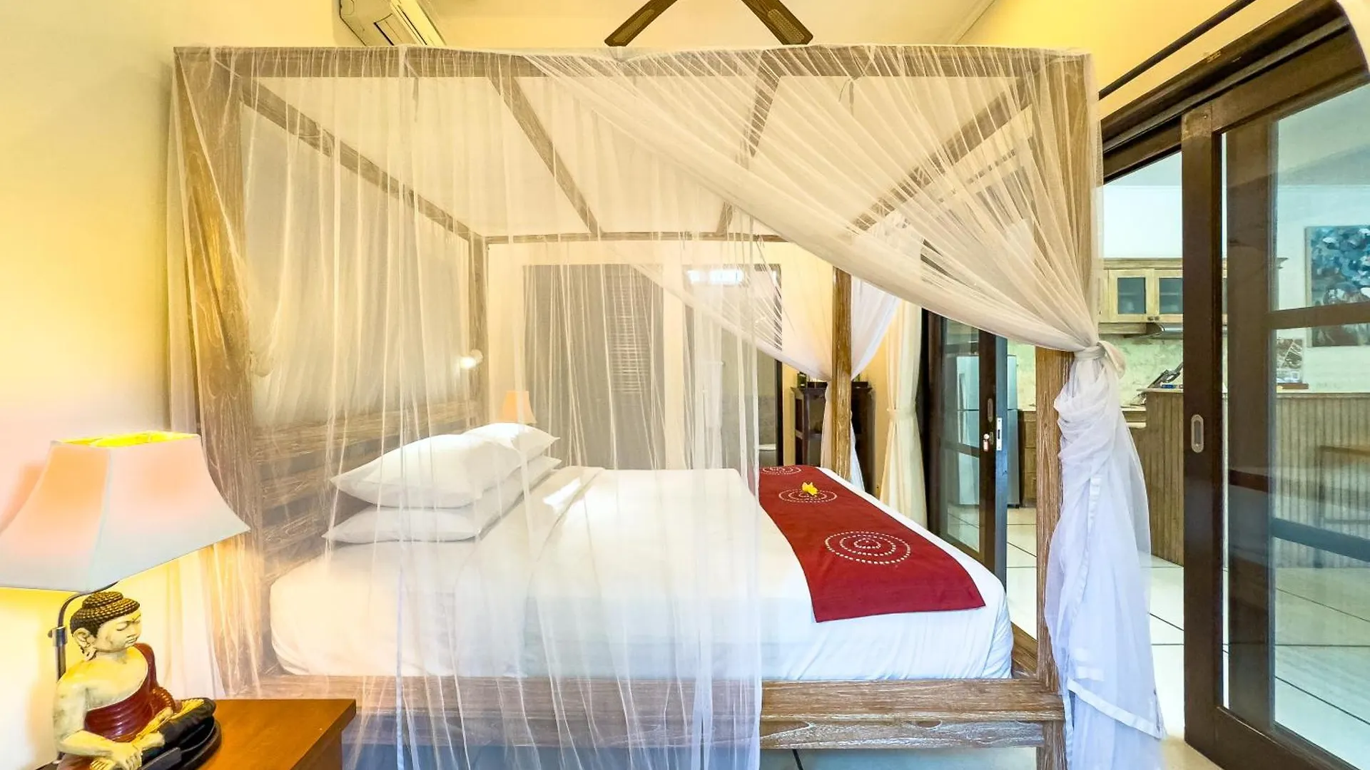 Villa Bugis Kayu Aya Seminyak
