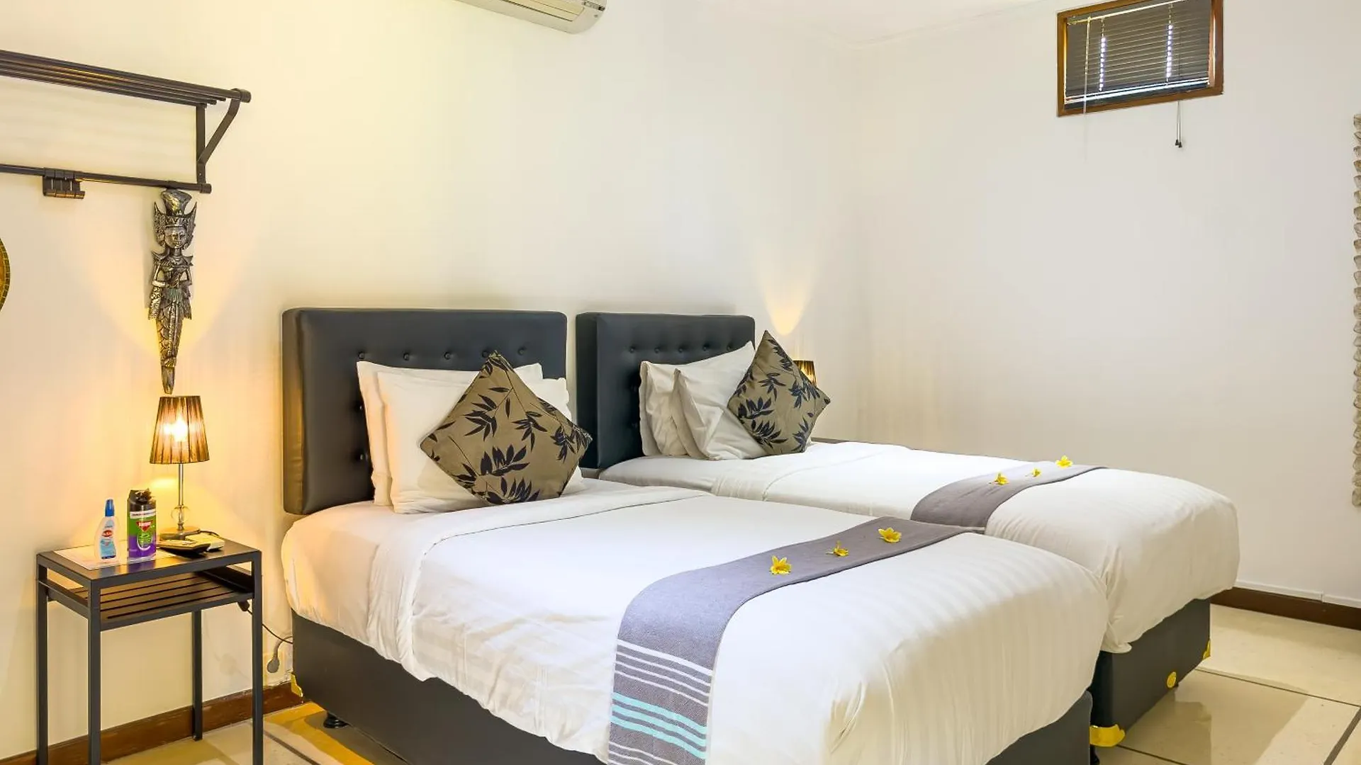 Villa Bugis Kayu Aya Seminyak