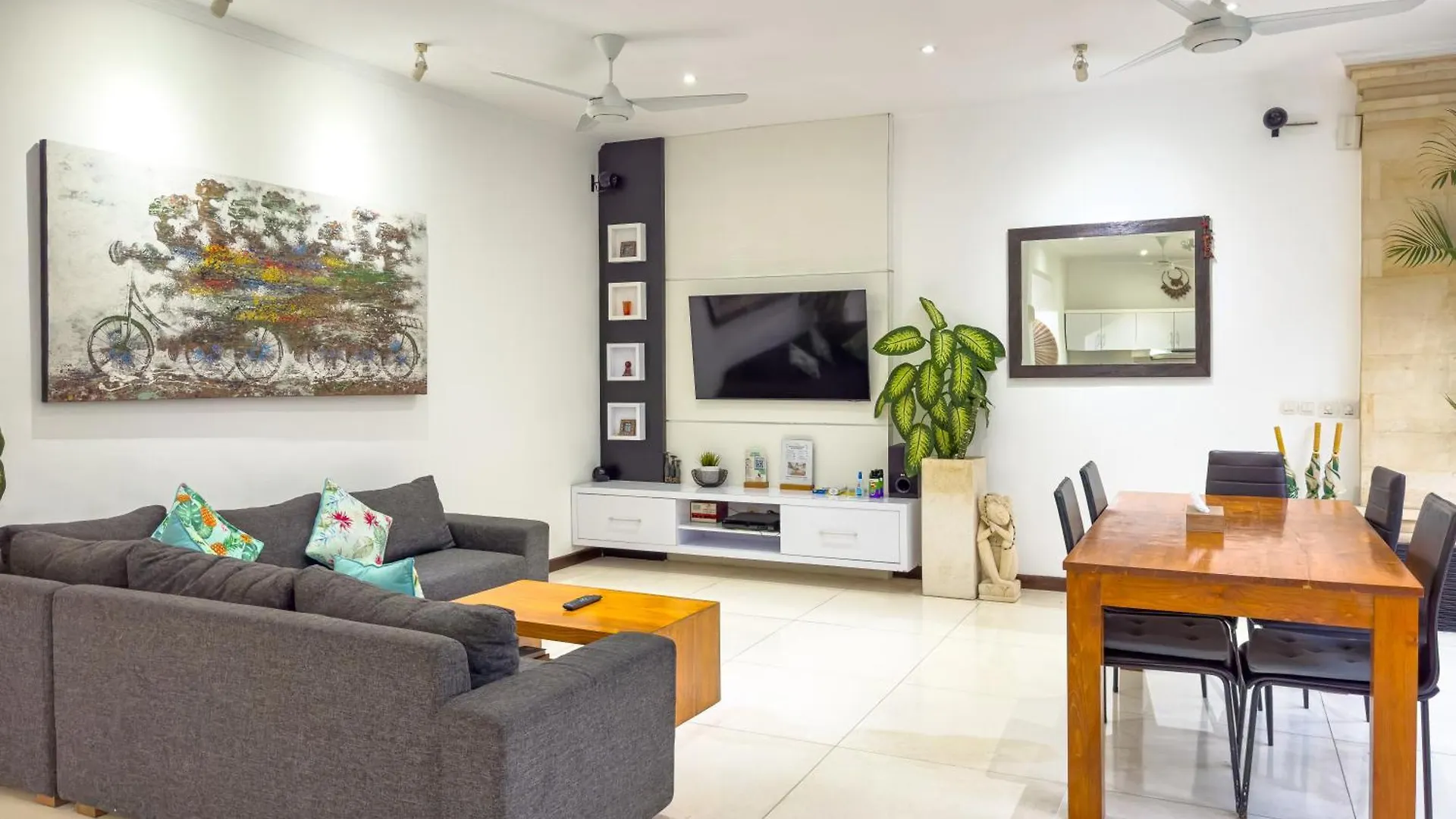 Villa Bugis Kayu Aya Seminyak