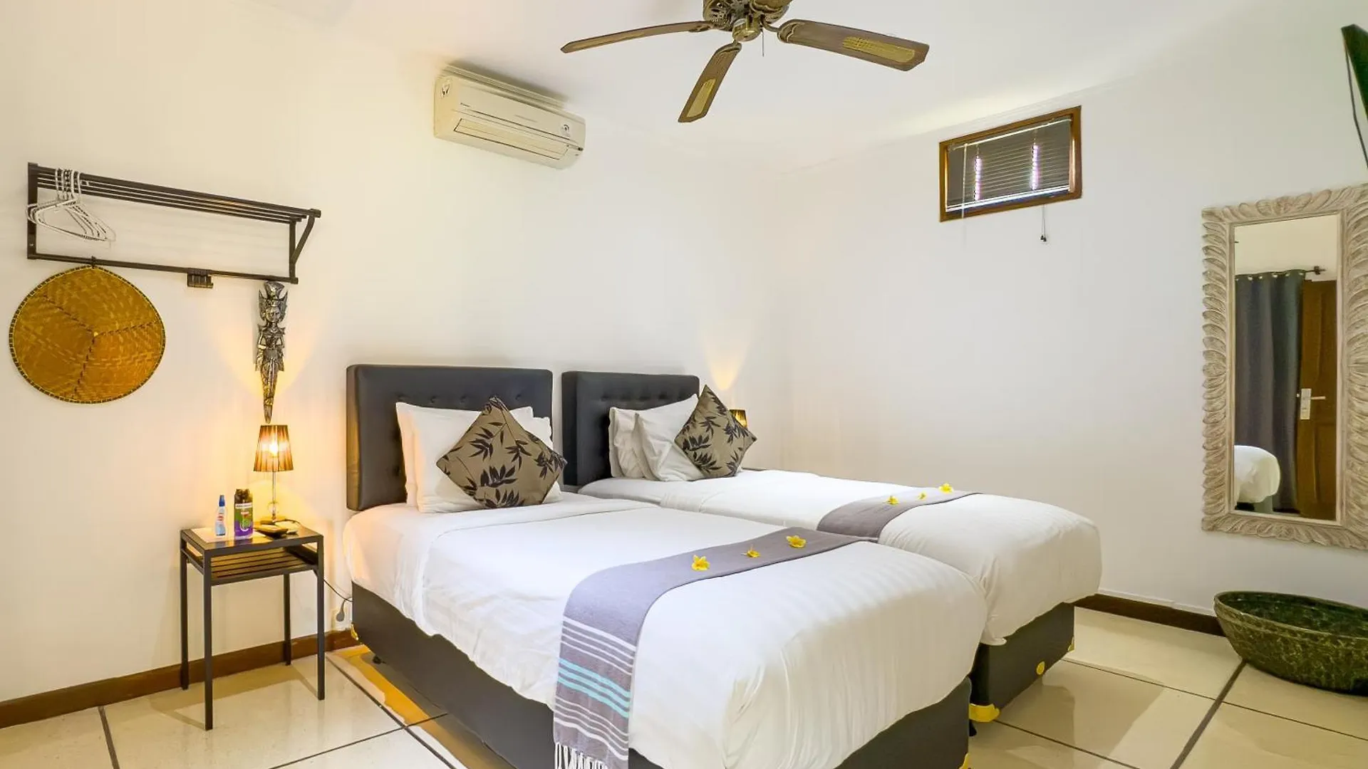 Villa Bugis Kayu Aya Seminyak