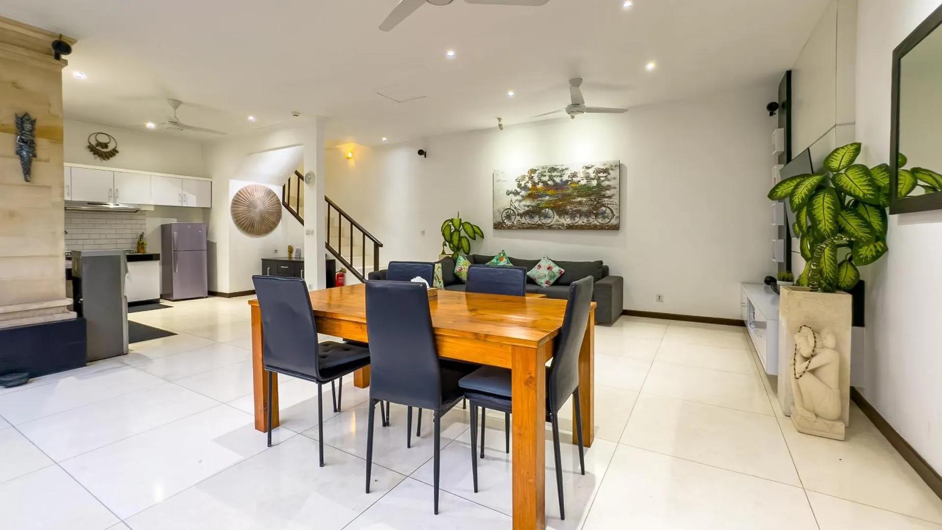 Villa Bugis Kayu Aya Seminyak