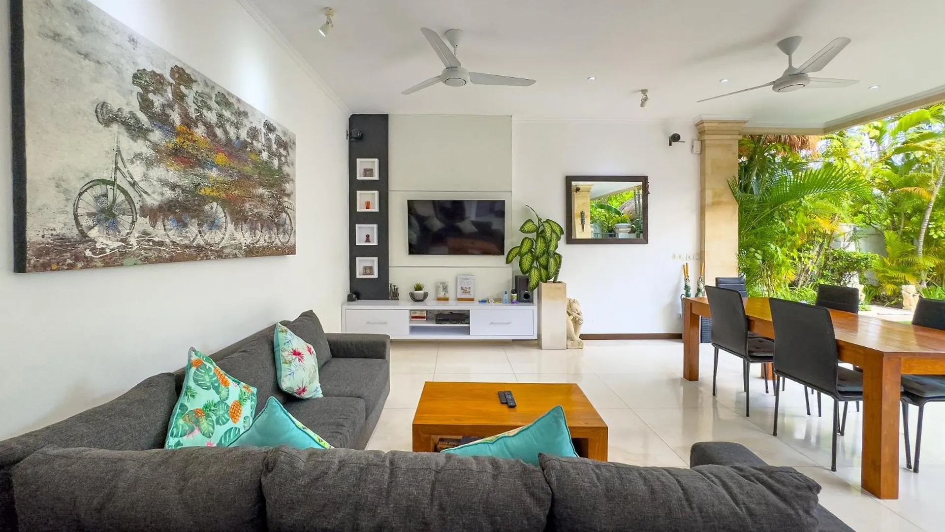 Villa Bugis Kayu Aya Seminyak Indonesia
