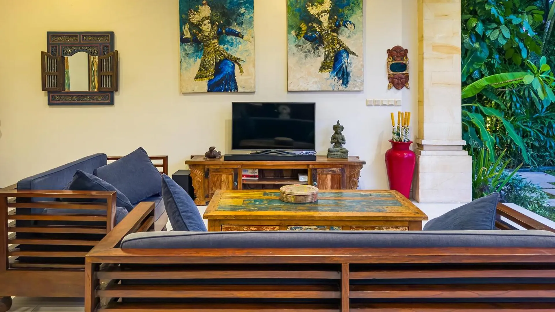 Villa Bugis Kayu Aya Seminyak