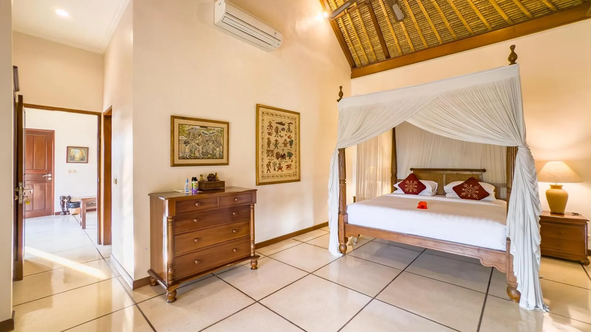 Villa Bugis Kayu Aya Seminyak